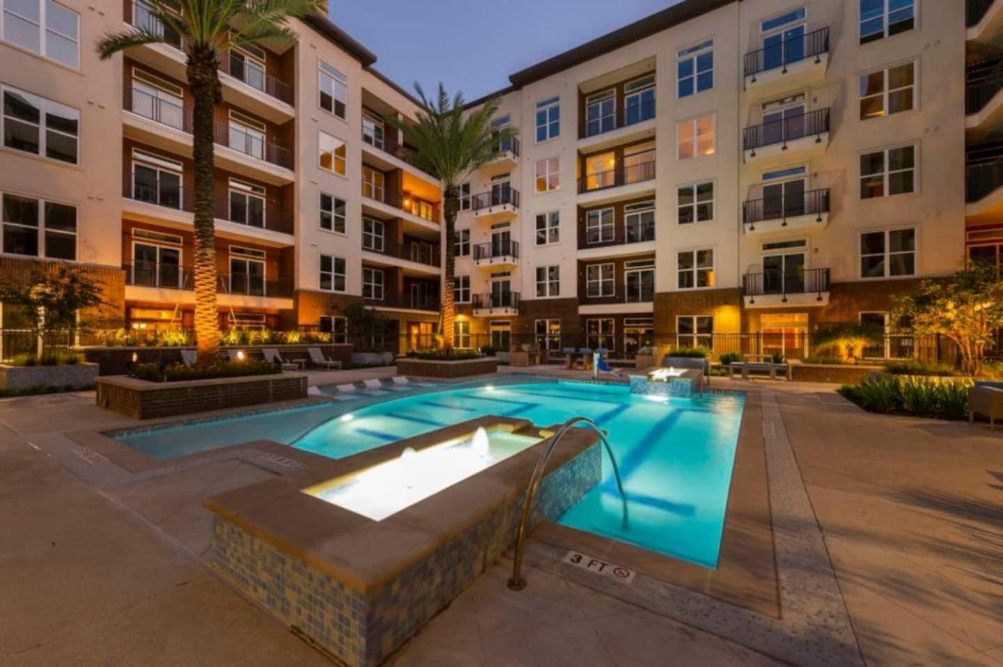 Downtown Apt Free Parking - Pool - Gym - Fully Kitchen Χιούστον Εξωτερικό φωτογραφία