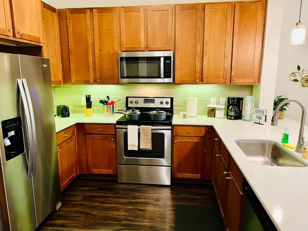 Downtown Apt Free Parking - Pool - Gym - Fully Kitchen Χιούστον Εξωτερικό φωτογραφία